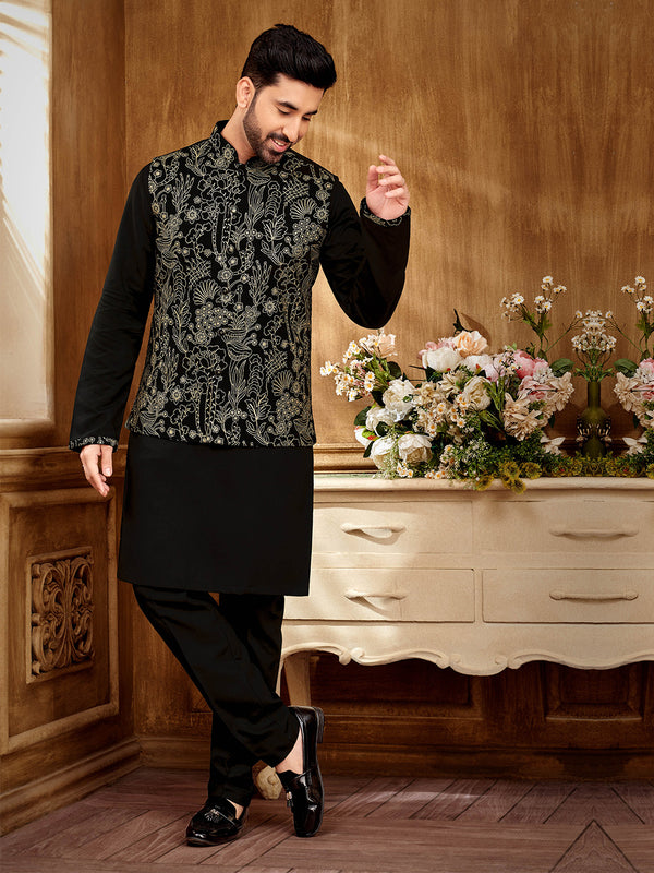 Ethnic Charm  Black Kurta Set with Intricate Embroidery