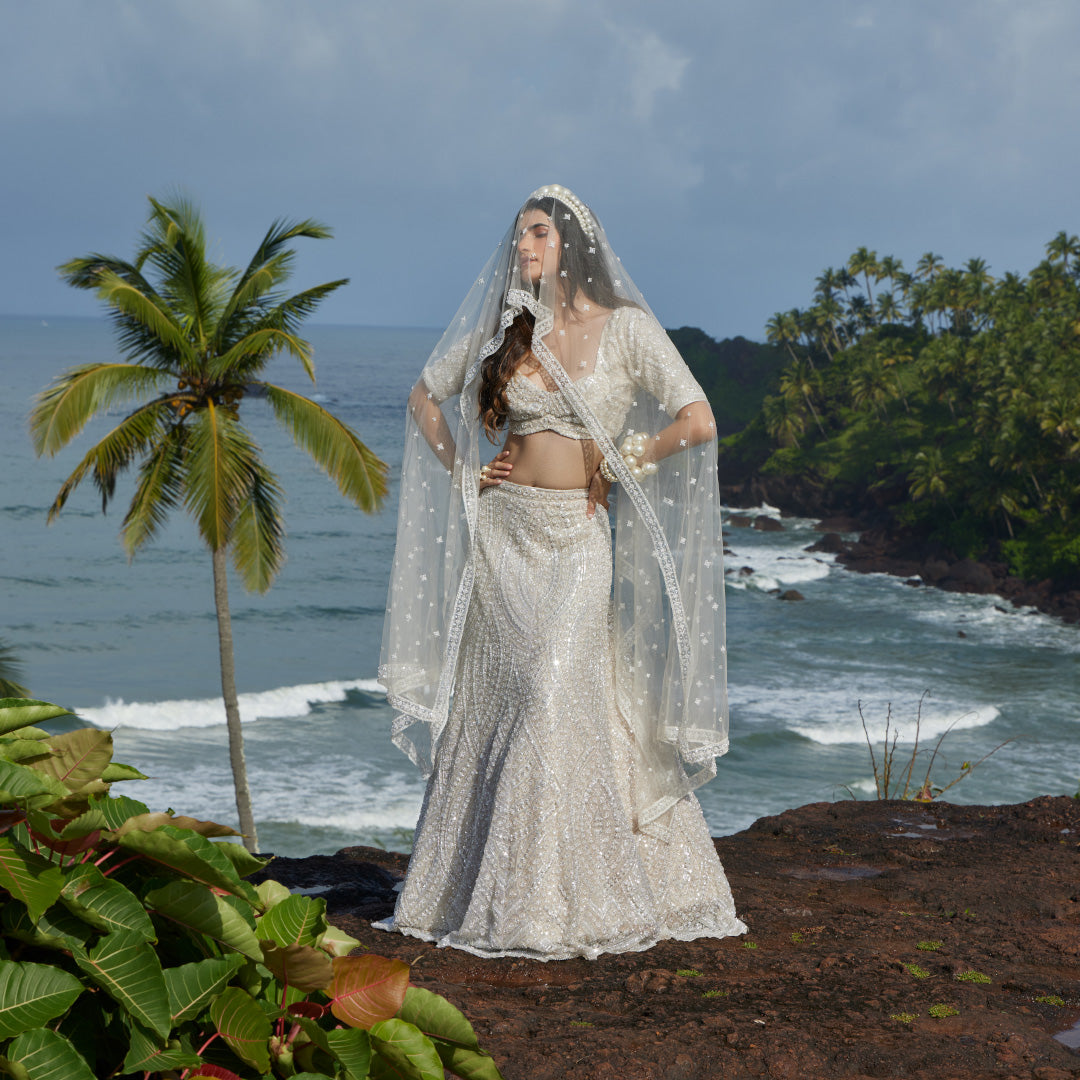 This NRI Christian Bride Chose An Ivory Lehenga From Sabyasachi Mukherjee  For Her Hindu Wedding