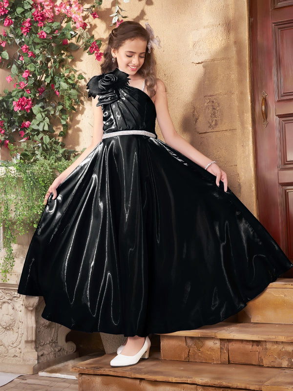 Chic Sleek Party  Black Gown