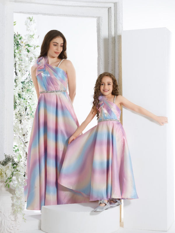 Buy Mother Daughter Dresses | Twinning Combos | Suvidha Fashion Buy Mother Daughter Dresses | Twinning Combos | Suvidha Fashion