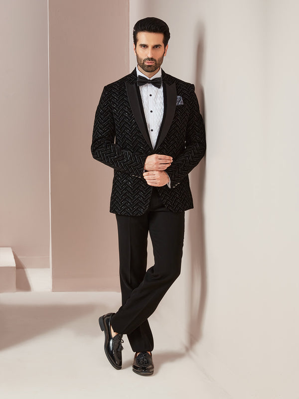 Dashing Men's Solid Black Partywear Suit