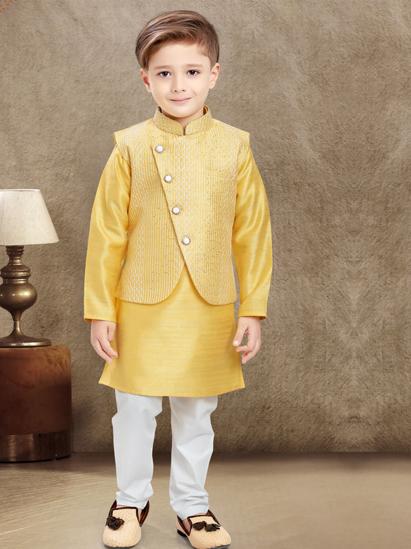 Contemporary Styled Diagonal Buttoned Bandi Adorned with Plain Kurta and Pyjama